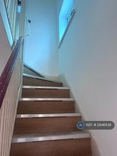 3 bedroom semi-detached house to rent, Oulton Road, Lowestoft, NR32