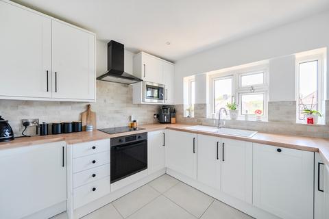 2 bedroom maisonette for sale, The Crescent, Epsom
