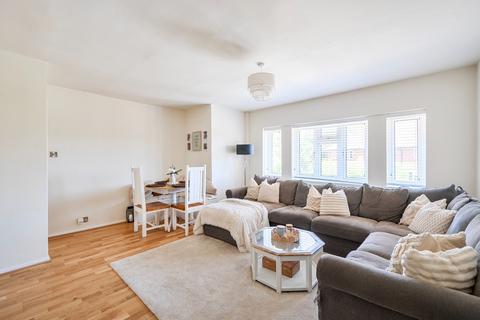 2 bedroom maisonette for sale, The Crescent, Epsom