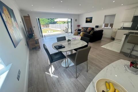 4 bedroom detached house for sale, Victoria Road, Rayleigh