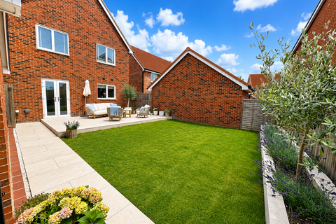 4 bedroom detached house for sale, Lees Grove, Sellindge TN25