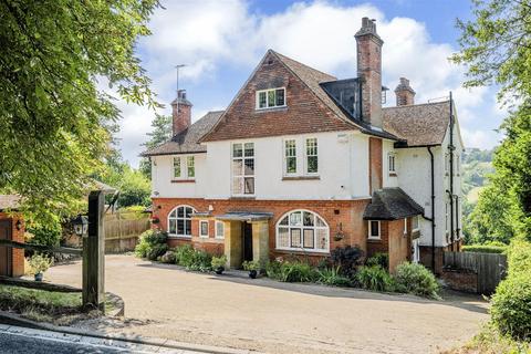 6 bedroom detached house for sale, Chipstead