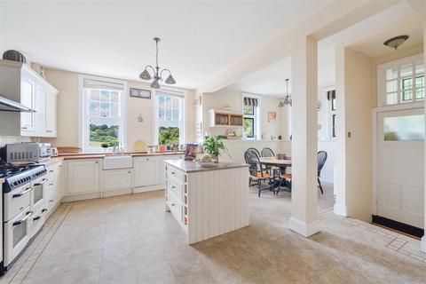 6 bedroom detached house for sale, Chipstead