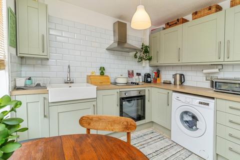 2 bedroom terraced house for sale, Challacombe, Furzton, Milton Keynes, Buckinghamshire, MK4