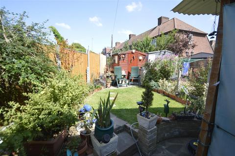 3 bedroom end of terrace house for sale, Dagenham Avenue, Dagenham