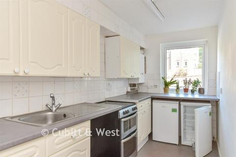 2 bedroom ground floor flat for sale, Surrenden Lodge, Brighton BN1