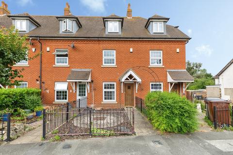 4 bedroom terraced house for sale, Hall Road, Rochester ME1