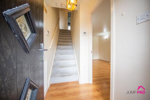 3 bedroom semi-detached house to rent, Langton Close, Newton-Le-Willows, WA12