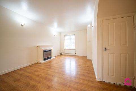 3 bedroom semi-detached house to rent, Langton Close, Newton-Le-Willows, WA12