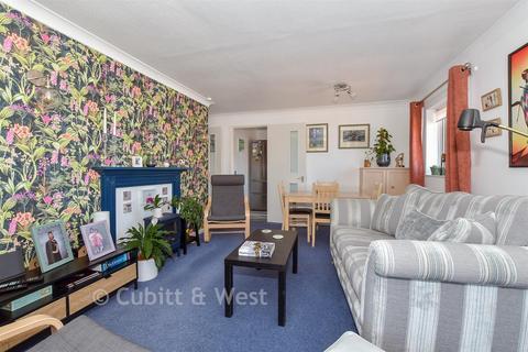 2 bedroom flat for sale, Sea Lane, Rustington, West Sussex