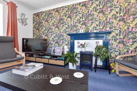 2 bedroom flat for sale, Sea Lane, Rustington, West Sussex
