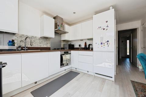 3 bedroom semi-detached house for sale, Castle Hill Drive, Ebbsfleet Valley, Swanscombe, Kent, DA10