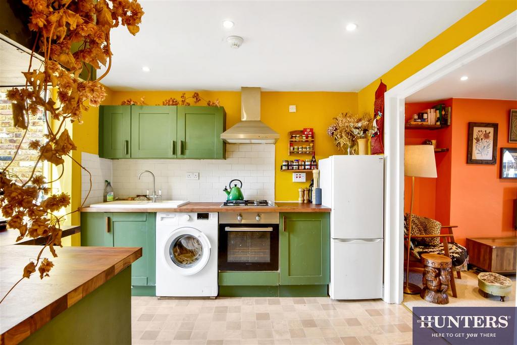 Apartment in Hackney - More