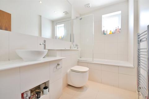 3 bedroom flat to rent, Westbere Road, Cricklewood, NW2