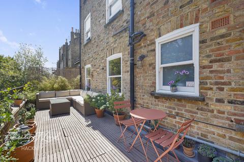 2 bedroom flat for sale, Queensdown Road, London