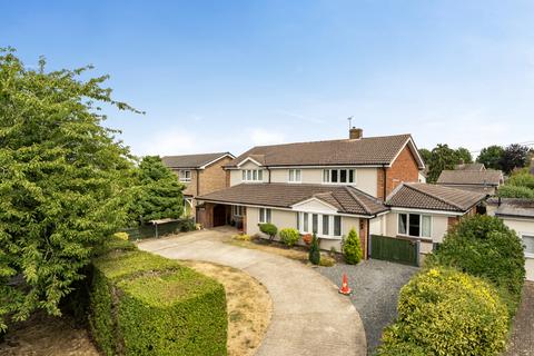 6 bedroom detached house for sale, King Edward Avenue, Aylesbury