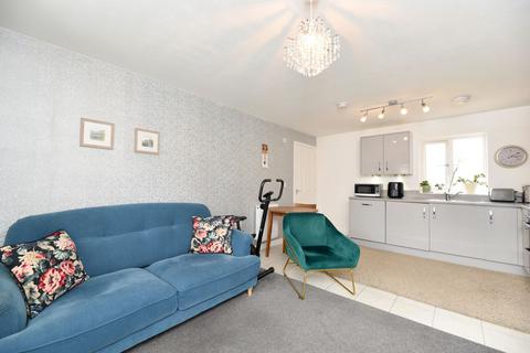2 bedroom coach house for sale, Walker Mead, Biggleswade SG18