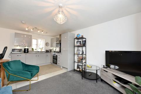 2 bedroom coach house for sale, Walker Mead, Biggleswade SG18