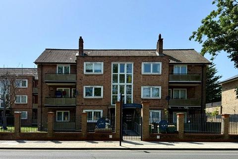 2 bedroom flat for sale, Forest Drive, London, E12