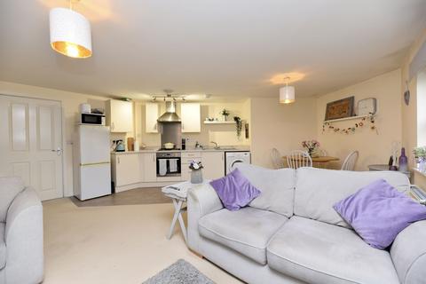 2 bedroom flat for sale, Sanger Avenue, Biggleswade SG18
