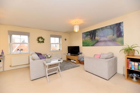 2 bedroom flat for sale, Sanger Avenue, Biggleswade SG18
