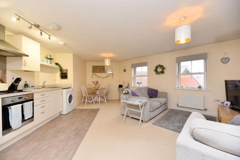 2 bedroom flat for sale, Sanger Avenue, Biggleswade SG18