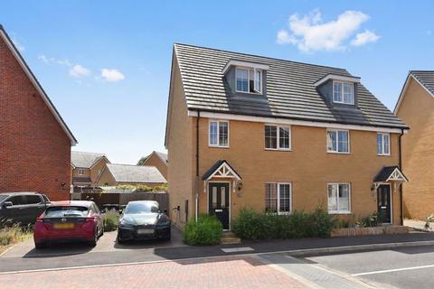 4 bedroom semi-detached house for sale, Hollyhock Way, Biggleswade SG18