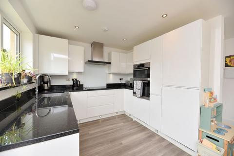 4 bedroom semi-detached house for sale, Hollyhock Way, Biggleswade SG18