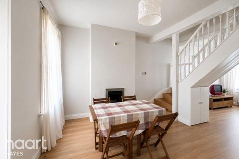 2 bedroom end of terrace house for sale, Clayton Road, Hayes
