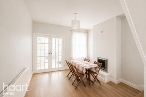 2 bedroom end of terrace house for sale, Clayton Road, Hayes