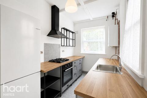 2 bedroom end of terrace house for sale, Clayton Road, Hayes