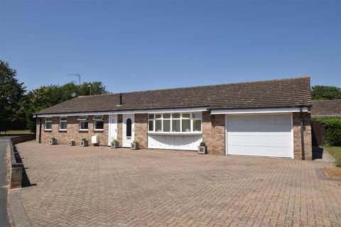 4 bedroom detached bungalow for sale, Burns Crescent, Bicester