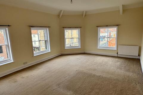2 bedroom flat to rent, Castlegate, Malton