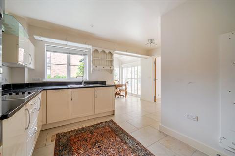 2 bedroom retirement property for sale, Hooke Court, Liphook, Hampshire, GU30