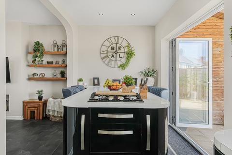4 bedroom terraced house for sale, King Georges Road, Doncaster, DN11