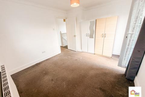 2 bedroom flat to rent, Salisbury Road, Barking, Essex, IG11 9XW, UK