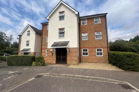 2 bedroom flat for sale, Honeysuckle Close, Biggleswade, SG18