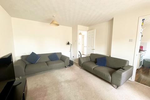 2 bedroom flat for sale, Honeysuckle Close, Biggleswade, SG18