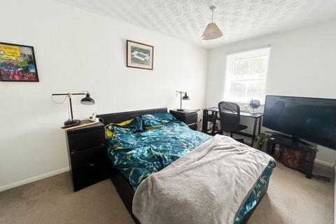 2 bedroom flat for sale, Honeysuckle Close, Biggleswade, SG18