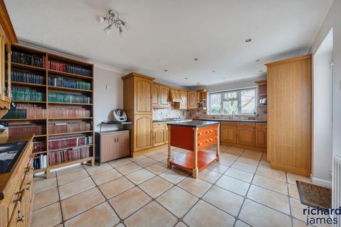 4 bedroom detached house for sale, Church Walk South, Rodbourne Cheney SN2