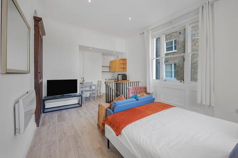 Studio to rent, Lancaster Gate, London W2
