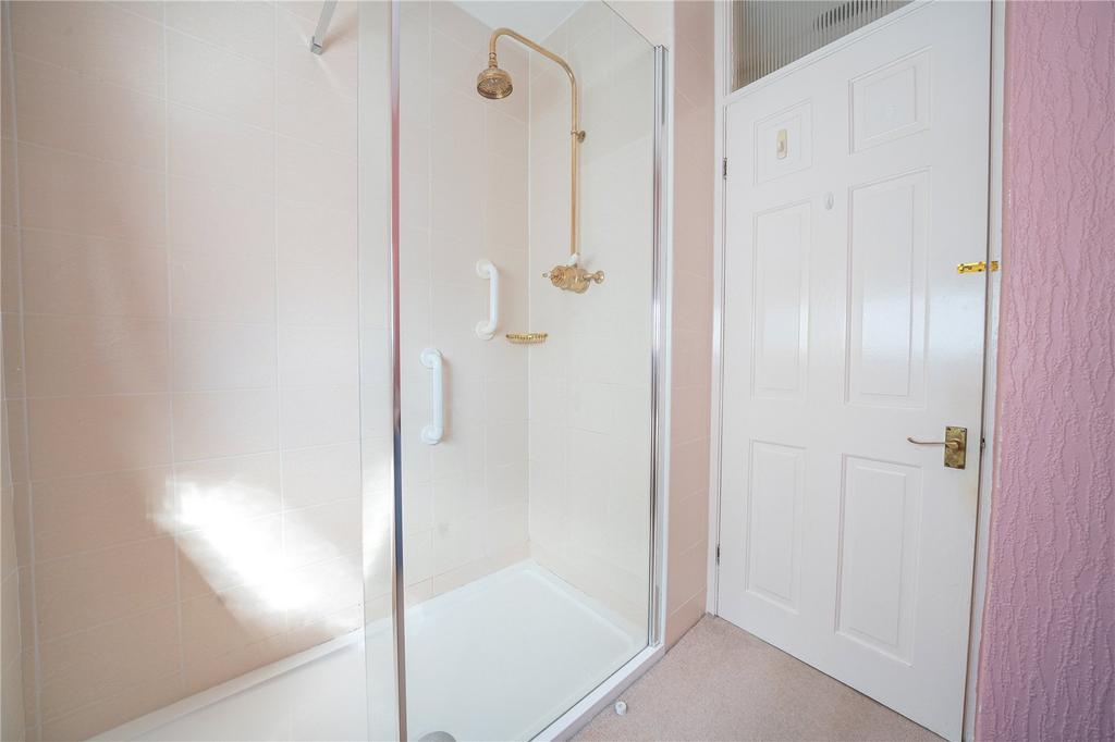 House in Leeds, Moortown - View 6