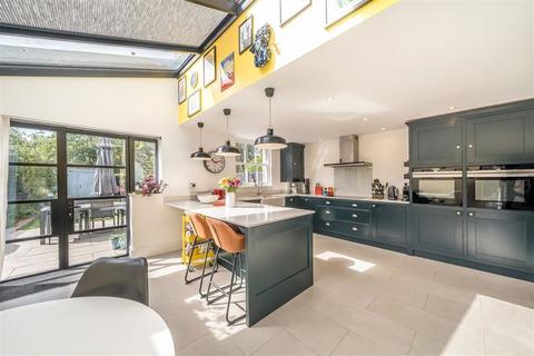 4 bedroom house for sale, Effingham Road, London SE12