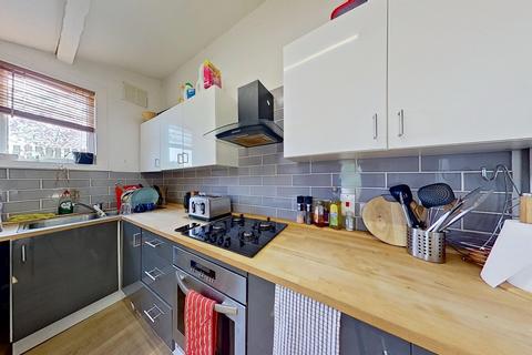 4 bedroom terraced house to rent, Westover Road, Bramley, Leeds, West Yorkshire