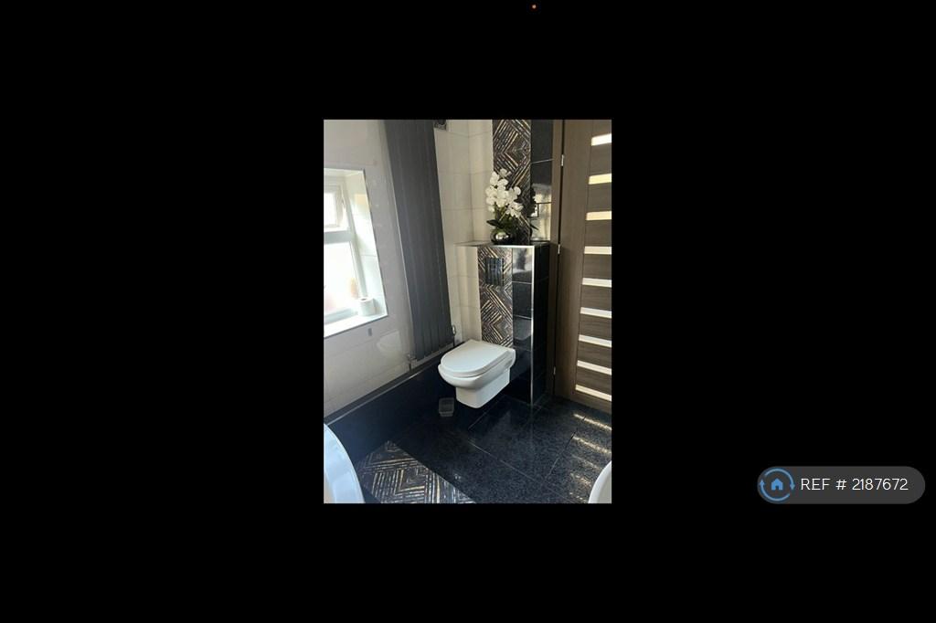 House in Croydon - View 5