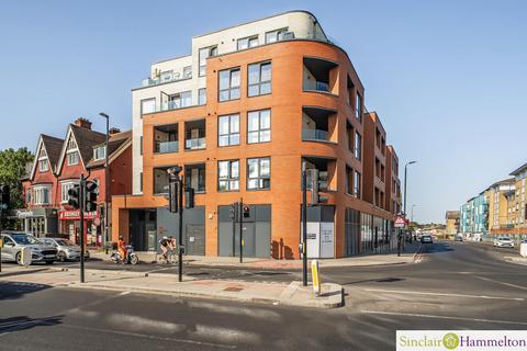 1 bedroom penthouse for sale, Masons Hill, Bromley