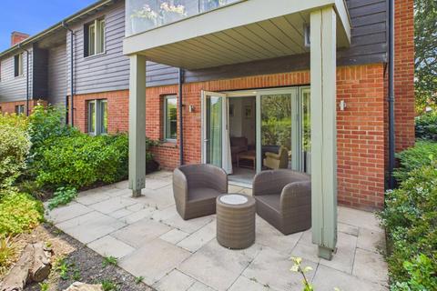 undefined, Chalfont Dene, Chalfont St. Peter, Gerrards Cross, Buckinghamshire, SL9