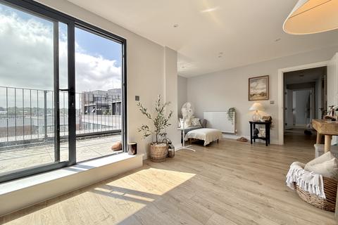 2 bedroom apartment to rent, Romney Place, MAIDSTONE, ME15