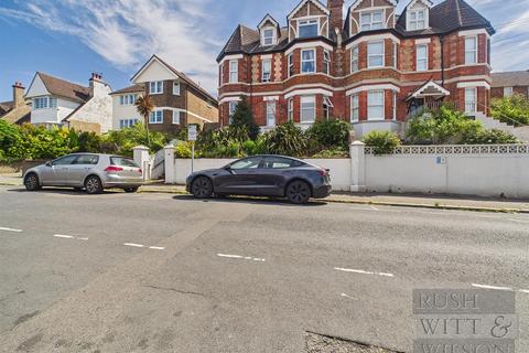 2 bedroom flat for sale, Amherst Road, Bexhill-On-Sea