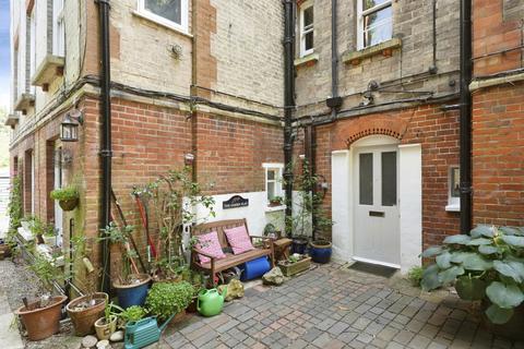 Portsmouth Road, Esher, Surrey, KT10